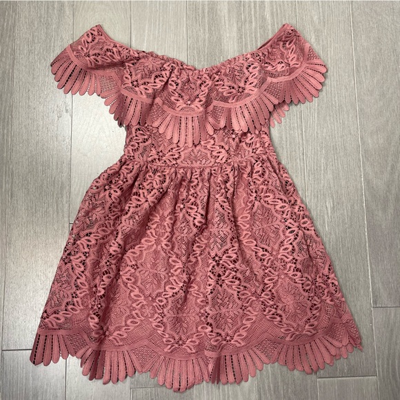 Lovers + Friends DREAM VACAY DRESS In Mauve Pink S Off Shoulder Revolve Lace - Picture 4 of 16